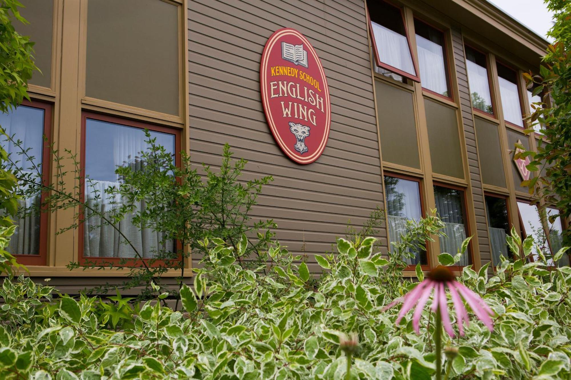 Hotel Mcmenamins Kennedy School Portland