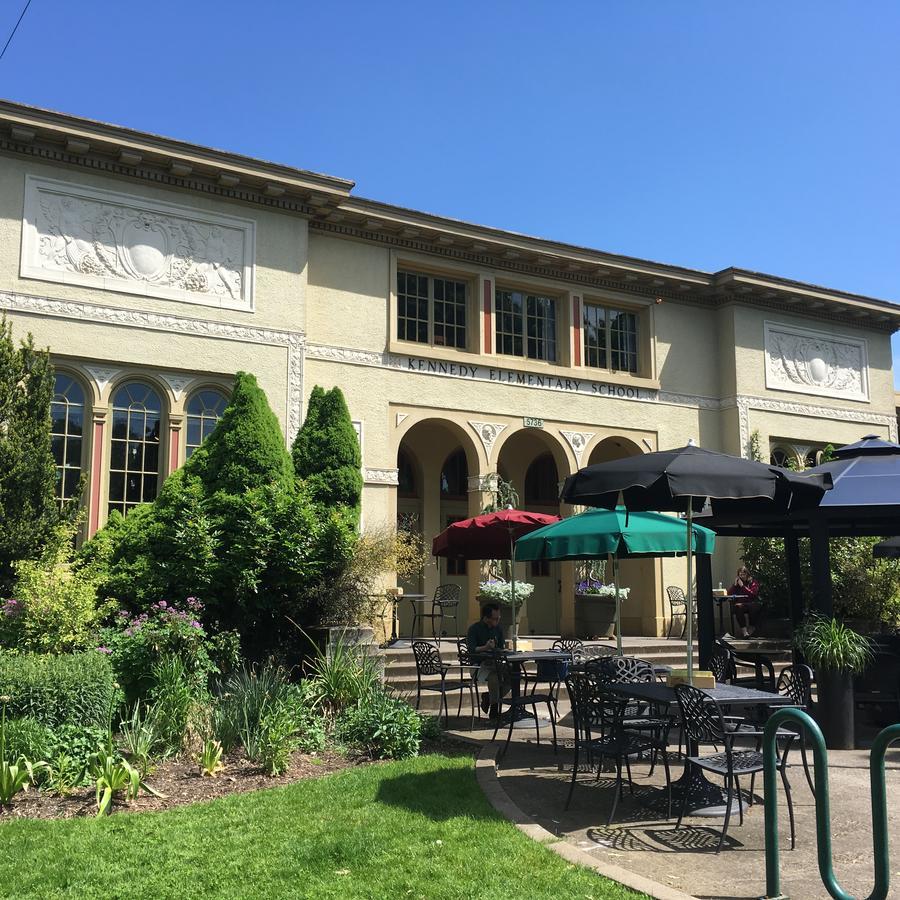 Hotel Mcmenamins Kennedy School
