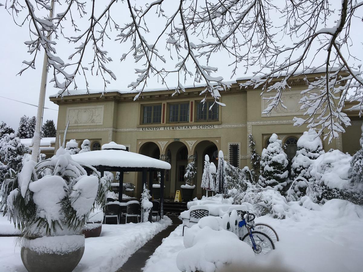 Mcmenamins Kennedy School 3* Portland