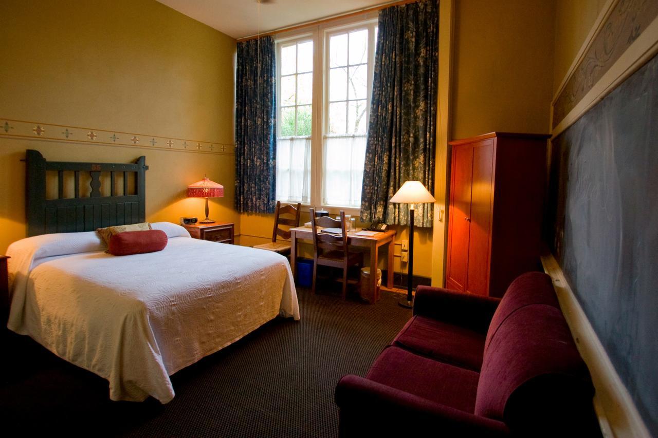 Mcmenamins Kennedy School 3*