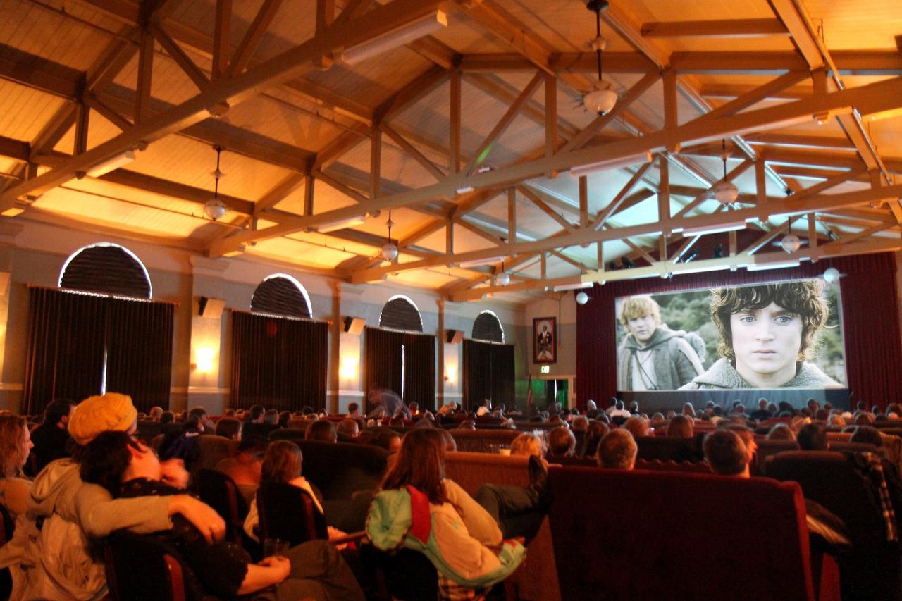 Hotel Mcmenamins Kennedy School Portland